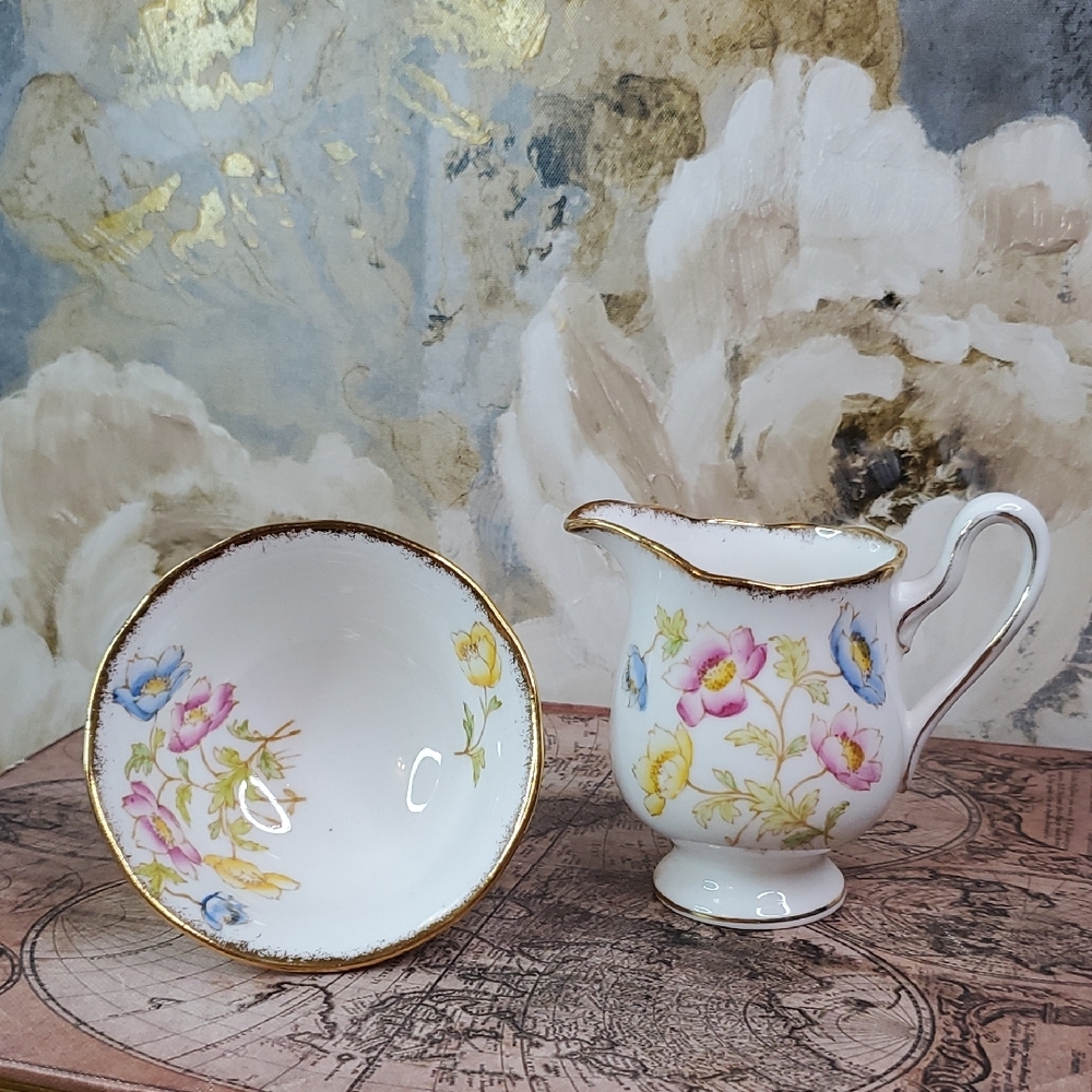 Royal Albert Bone China England "Anemone" Sugar & Creamer Set